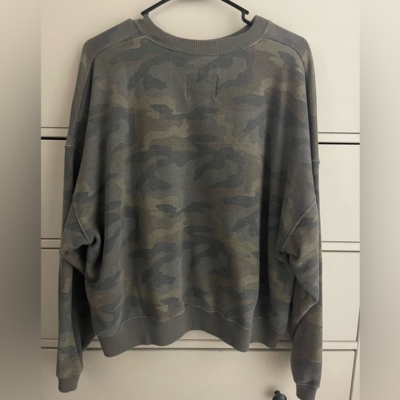 camo american eagle crewneck - Picture 3 of 3
